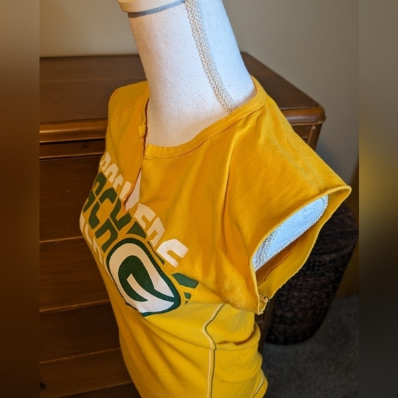 REEBOK Green Bay Packer Cut off Tshirt - Picture 2 of 8